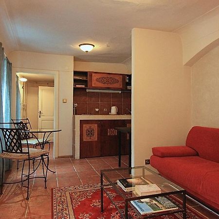 Cool 1 Bedroom Prokopska Apartment In Mala Strana Prague Exterior photo